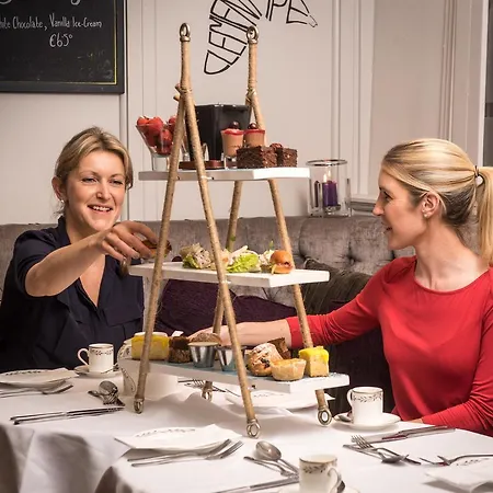 فندق The Blue Haven كينسالي